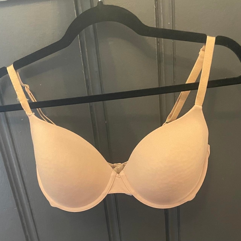 Gillian & O'Malley tan bra size 34DD
